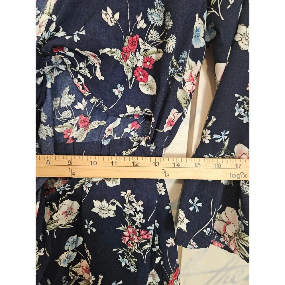 Nasty Gal Navy Floral Tie Front Romper 3/4 Bell Sleeve Ruffle Hem Womens Size 8 - Picture 7 of 9